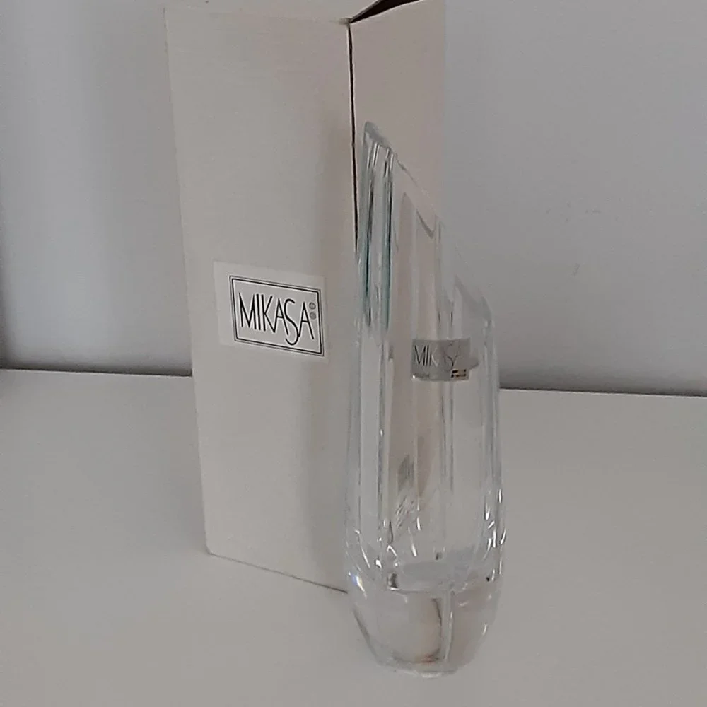 Mikasa Marquis Vase 8 1/2